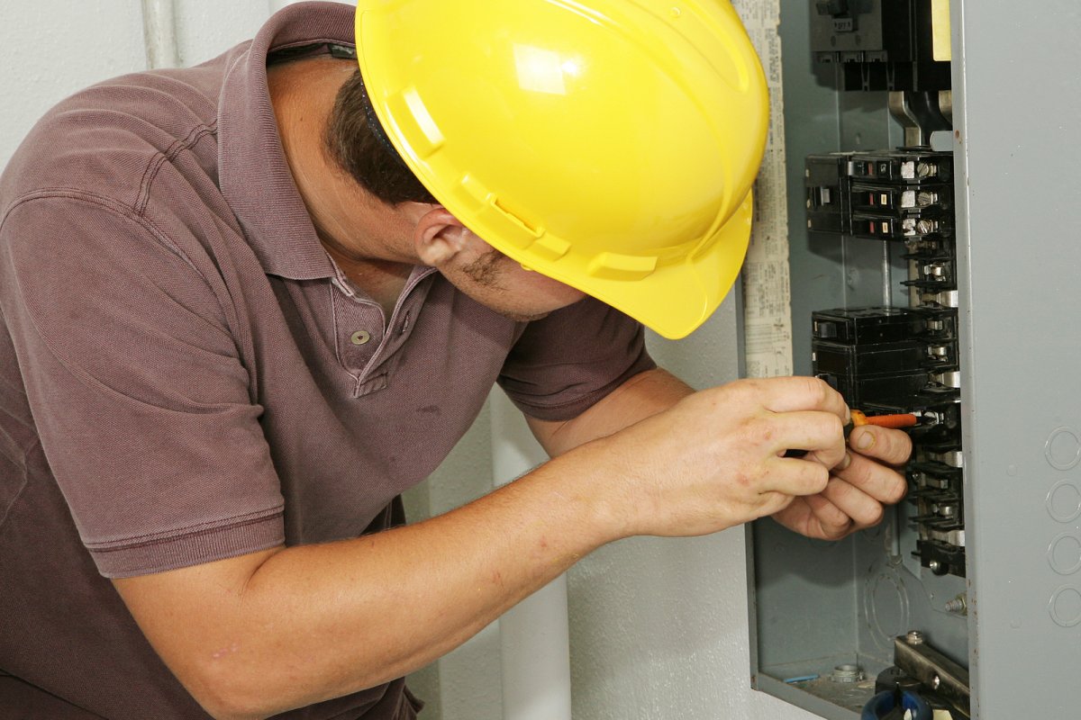 Understanding Your Electrical Panel: A Homeowner's Guide to Breakers, Labels, and When to Call an Electrician